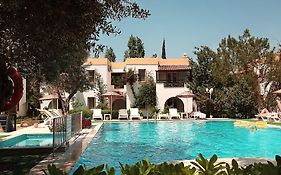 Toloman Bitez Park Apartments  3*